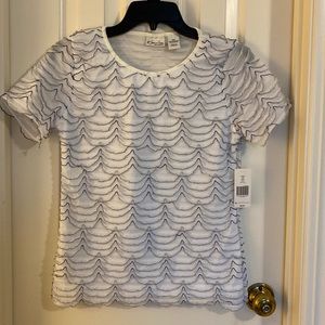 Super-cute, brand new Kim Rogers black & white women’s top